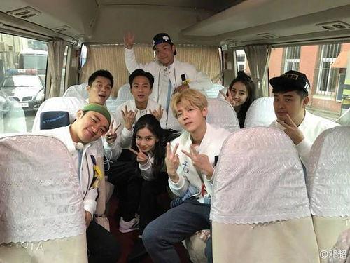 吃瓜群众合照,共享夏日炎炎时光