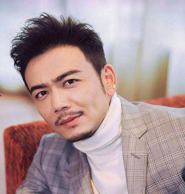 saber夏雨吃瓜头像,揭秘saber夏雨的趣味瞬间